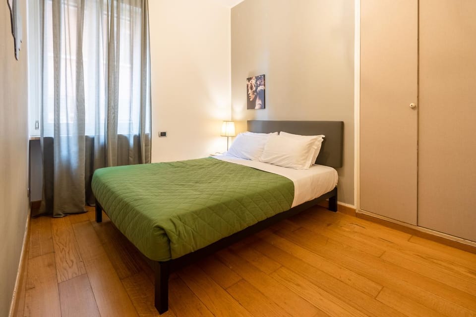 Bed, TV and multimedia, Bedroom, minibar, air conditioner