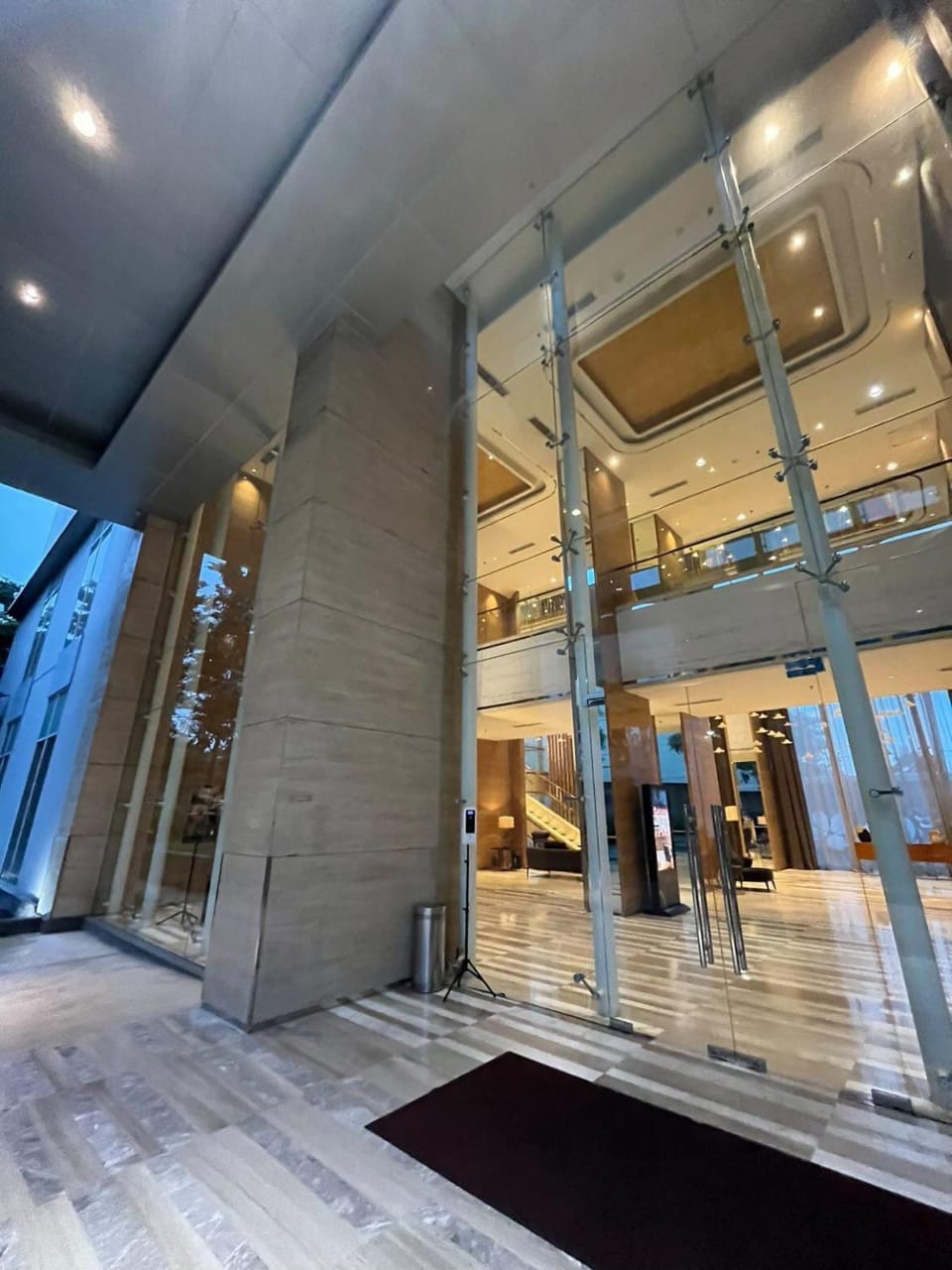 Facade/entrance