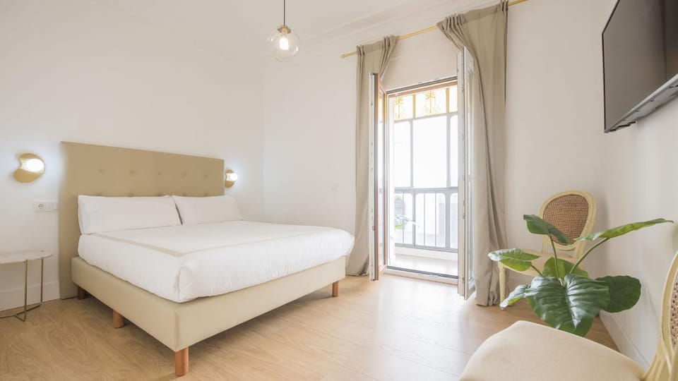 Bed, Photo of the whole room, Bedroom