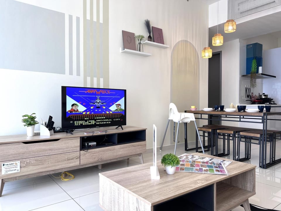 TV and multimedia, Living room, Dining area, Evening entertainment