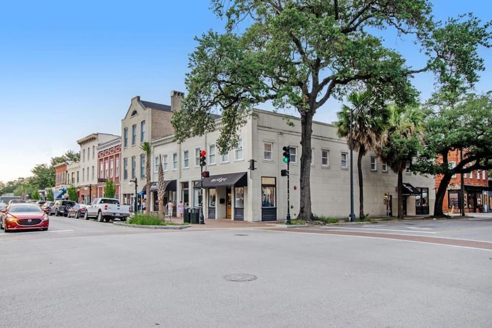 Historic City Market - Loft Off Broughton Too Apartment in Savannah