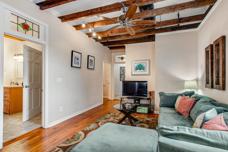 Historic City Market - Loft Off Broughton Too Apartment in Savannah