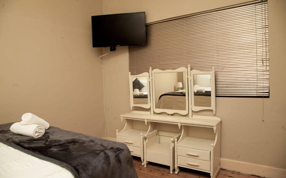 Cozy Blue Guesthouse Bed and Breakfast in Eastern Cape