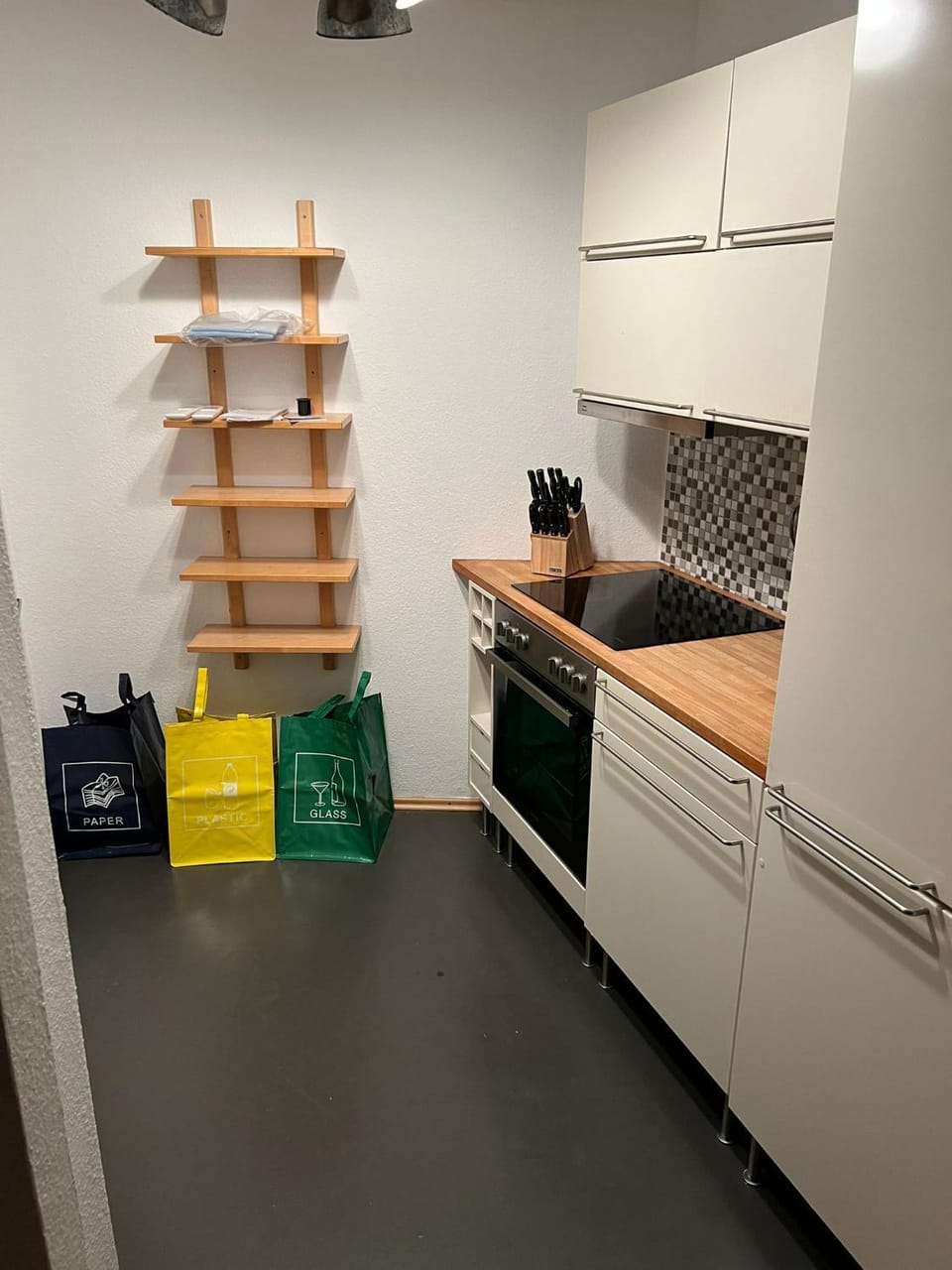Kitchen or kitchenette, pet friendly
