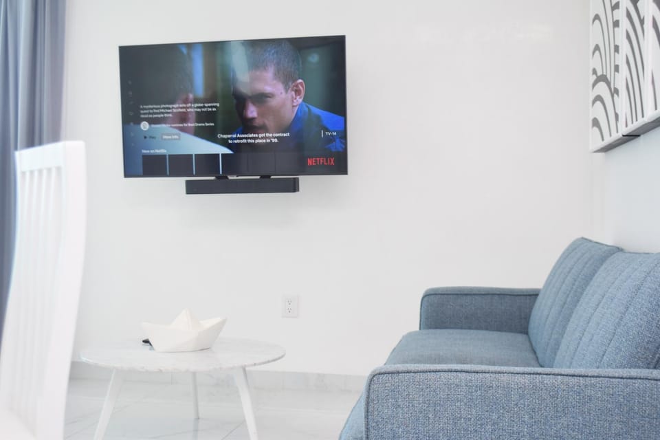 TV and multimedia, Living room, Seating area, air conditioner