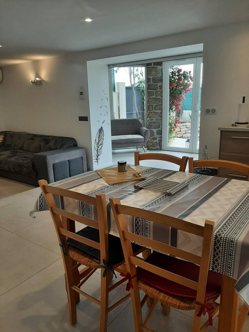 Appartement climatisé au calme en Provence Apartment in French Riviera
