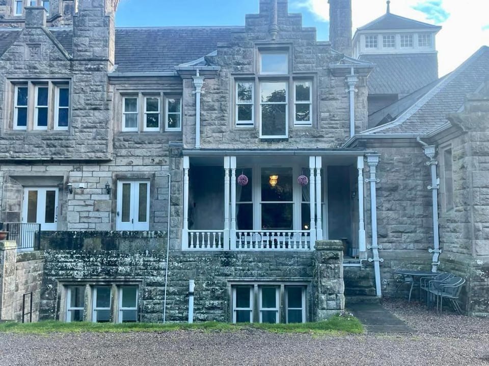 Serviced Accommodation Moray - Lesmurdie House No 2 Apartment in Elgin