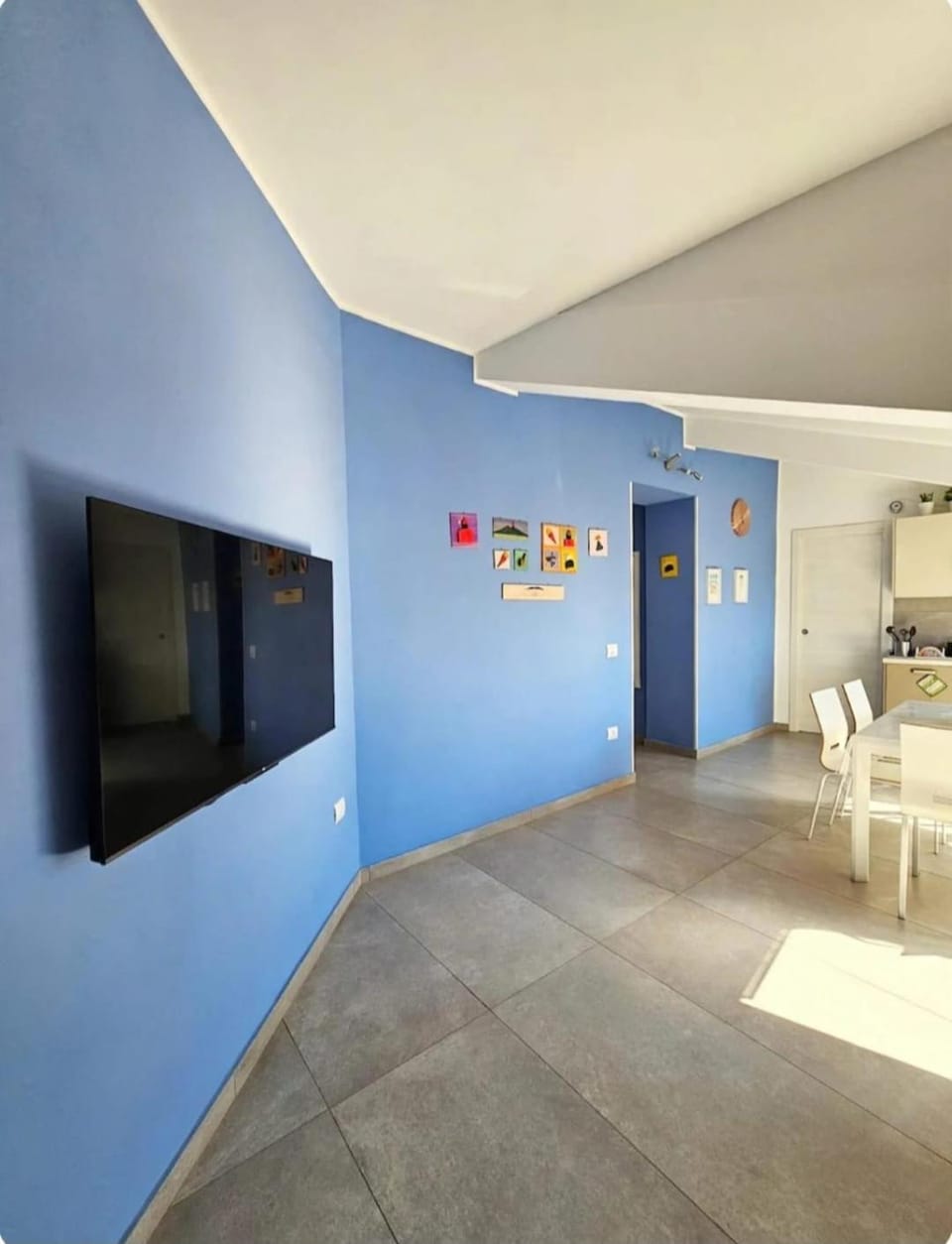 Communal lounge/ TV room