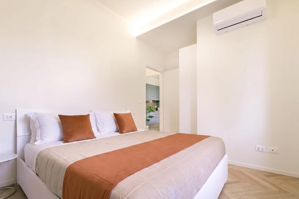 Bed, Photo of the whole room, Bedroom, air conditioner