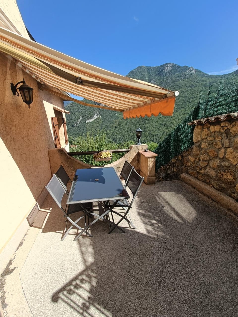 Appartement privatisé dans maison Apartment in Provence-Alpes-Côte d'Azur