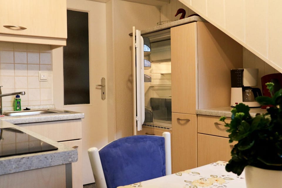 Coffee/tea facilities, Kitchen or kitchenette, Dining area, pet friendly, stove, toaster