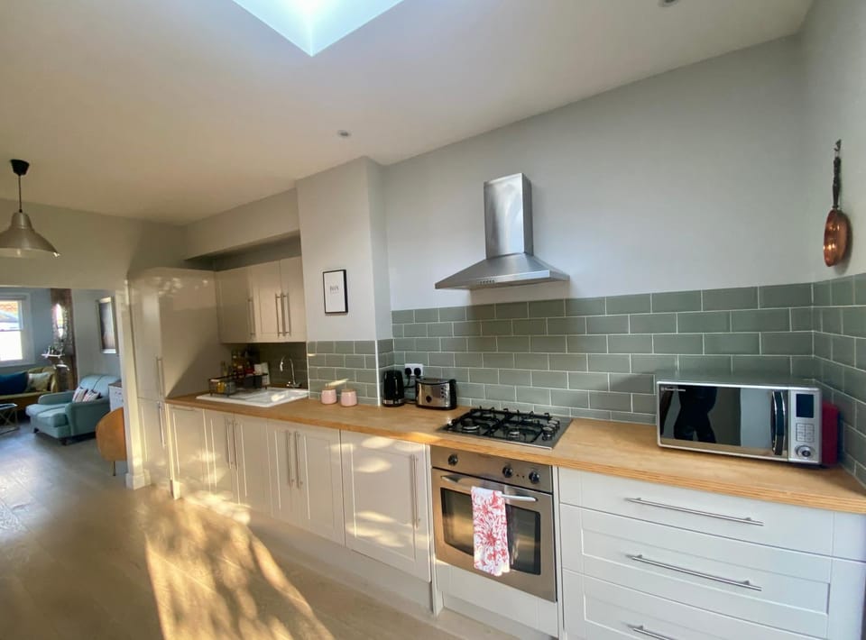 Delightful 2 Bedroom House Central Windsor House in Windsor