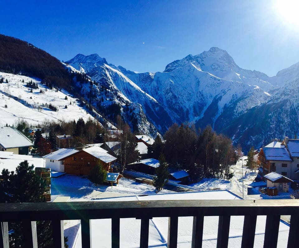 View (from property/room), Balcony/Terrace, Mountain view