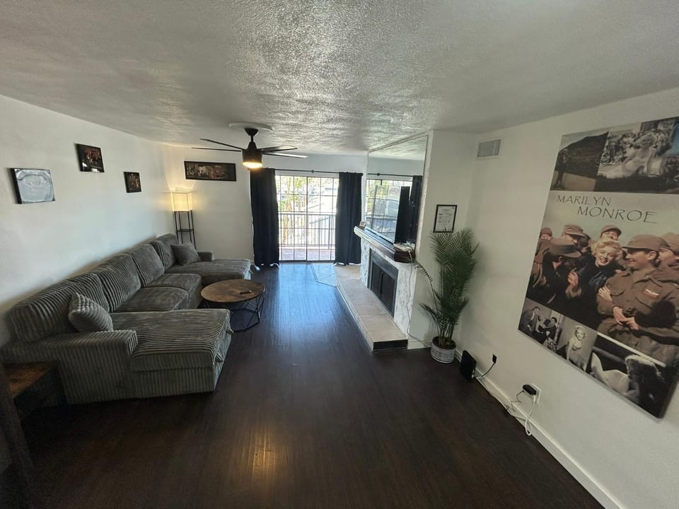 Private Oasis Condo with River views across from Laughlin House in Bullhead City