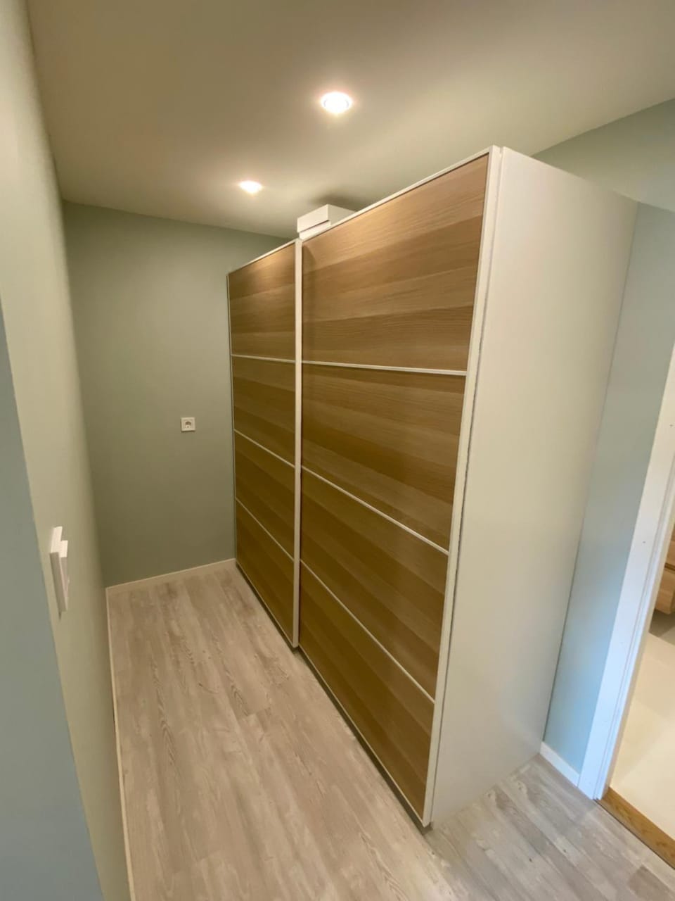 wardrobe