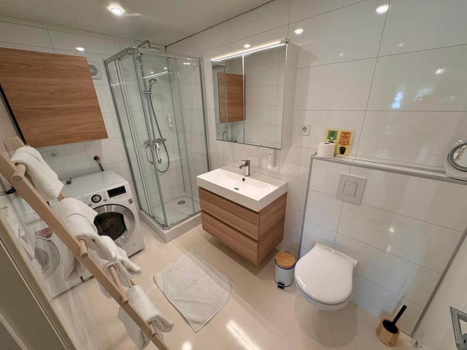 Shower, Bathroom, washing machine