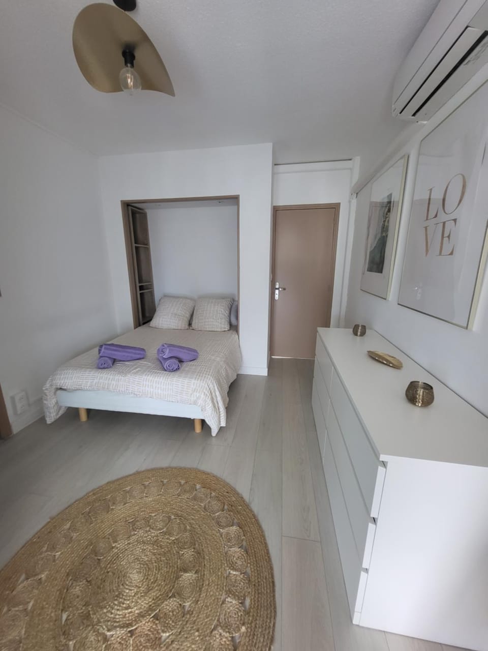Appartement lumineux avec vue sur mer a 50 m de la plage et du centre Apartment in La Grande-Motte