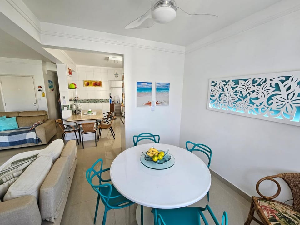 Dining area, fireplace