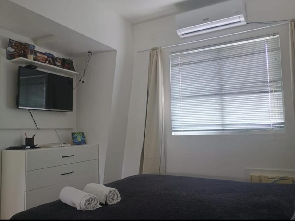 Bedroom, air conditioner