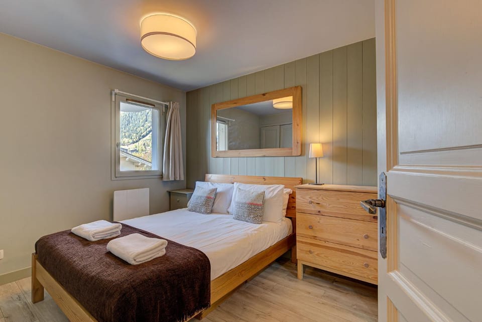 Bed, Photo of the whole room, Bedroom, towels, wardrobe