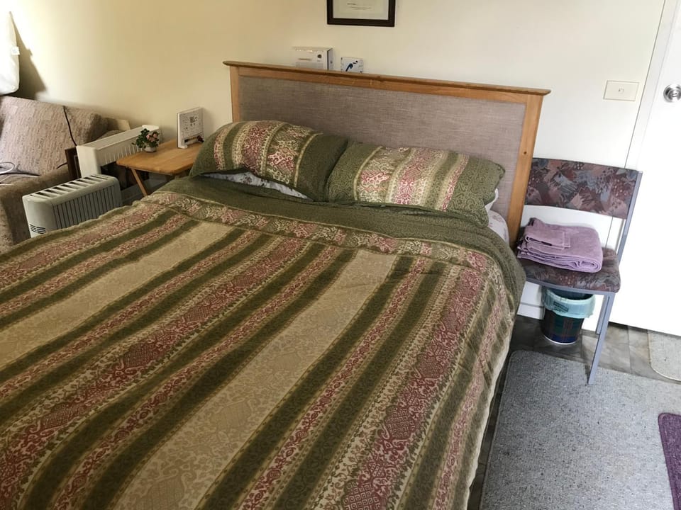 Bed, Photo of the whole room