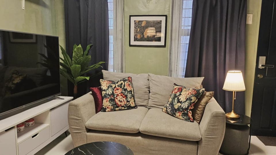 Cozy Home Deca Clark Apartment in Angeles