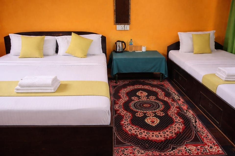 Bed, Photo of the whole room, towels
