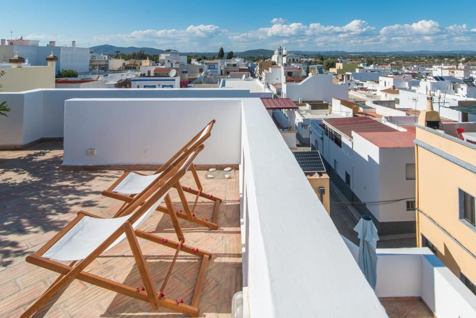 View (from property/room), Balcony/Terrace, City view, sunbed