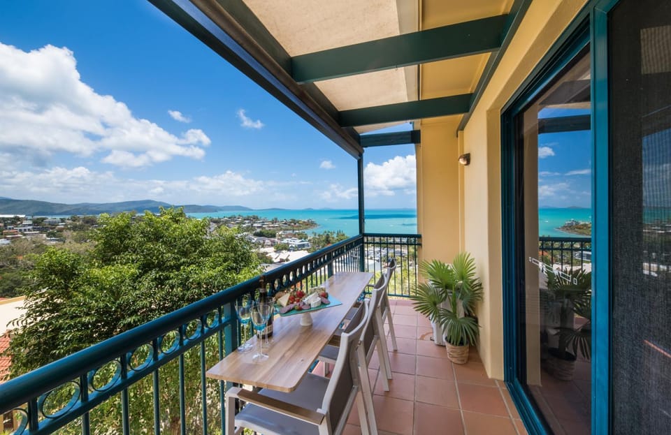 Mediterranean Escape Apartment in Airlie Beach