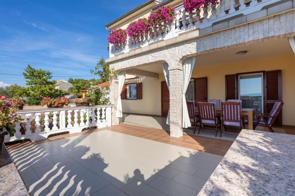 Property building, Patio, Day, Garden, View (from property/room), Balcony/Terrace, Garden view