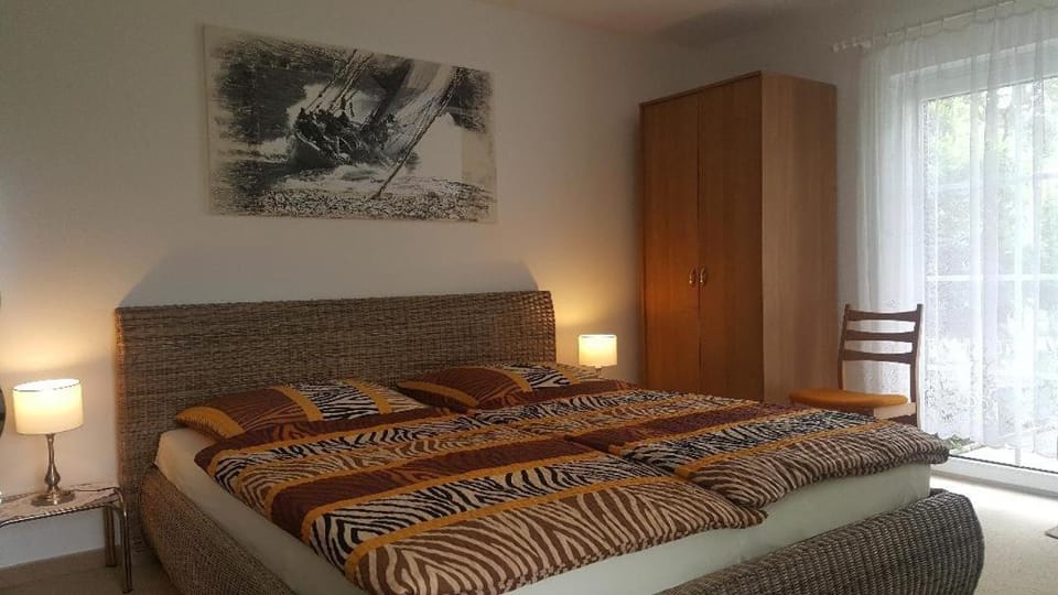 Bed, Balcony/Terrace, Photo of the whole room, wardrobe