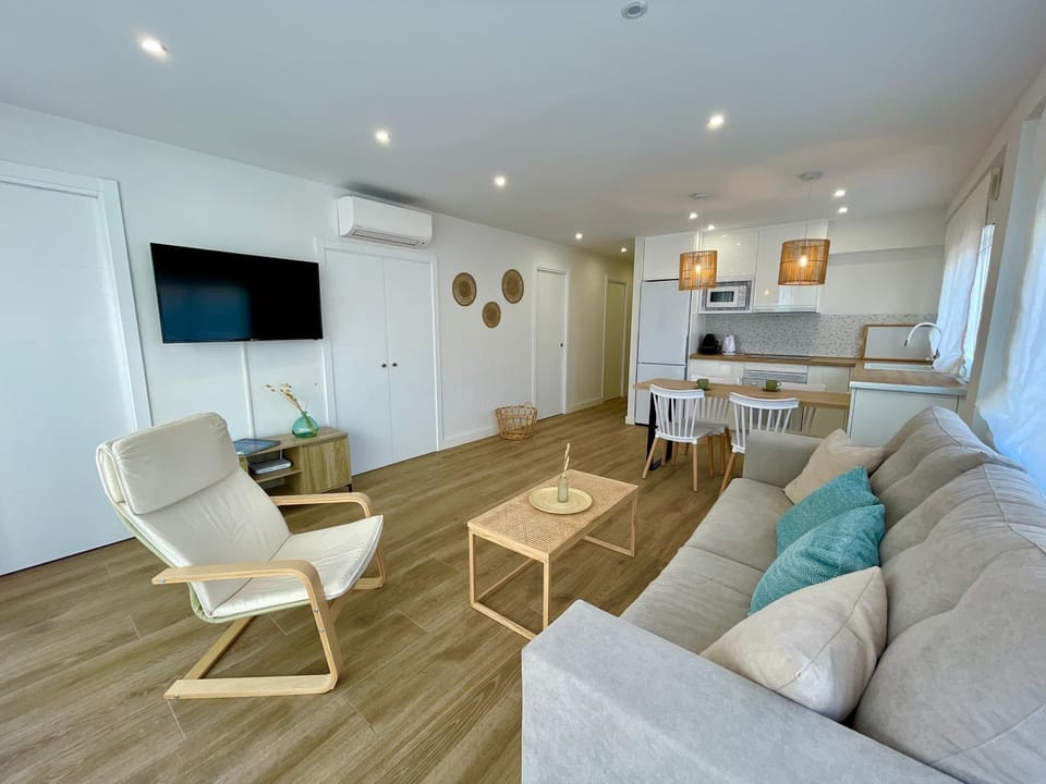 Kitchen or kitchenette, Living room, Dining area, Mountain view, Sea view, Street view, air conditioner