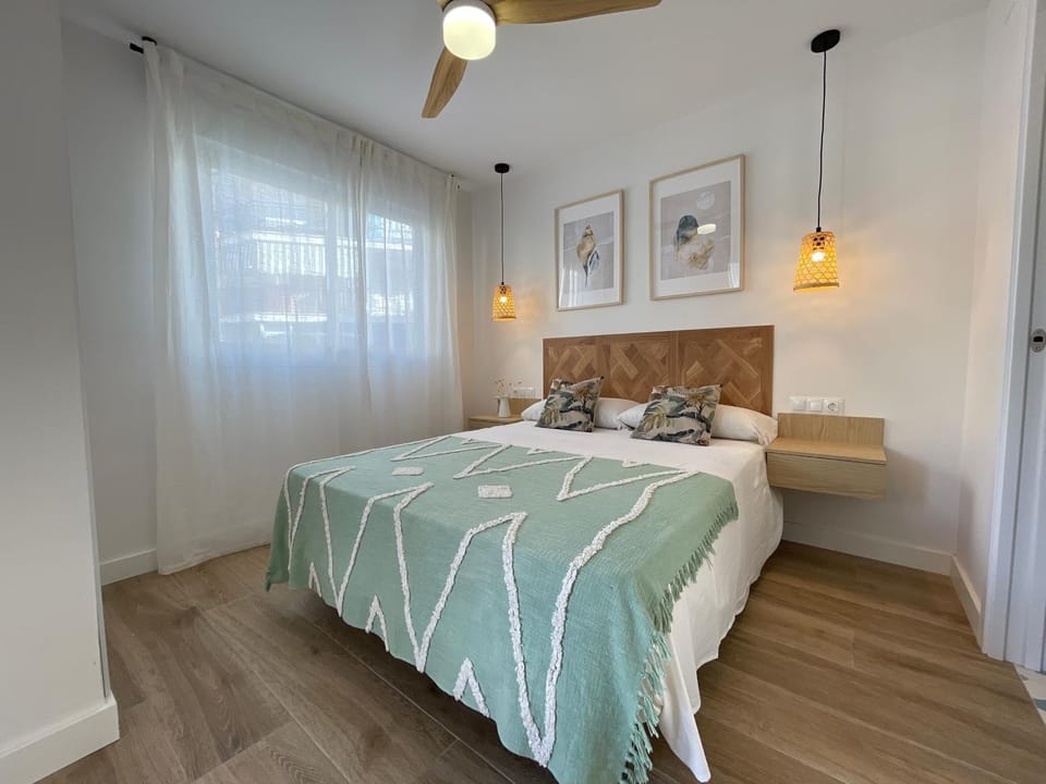 Bathroom, Bedroom, Sea view, Street view, fireplace, internet, wardrobe