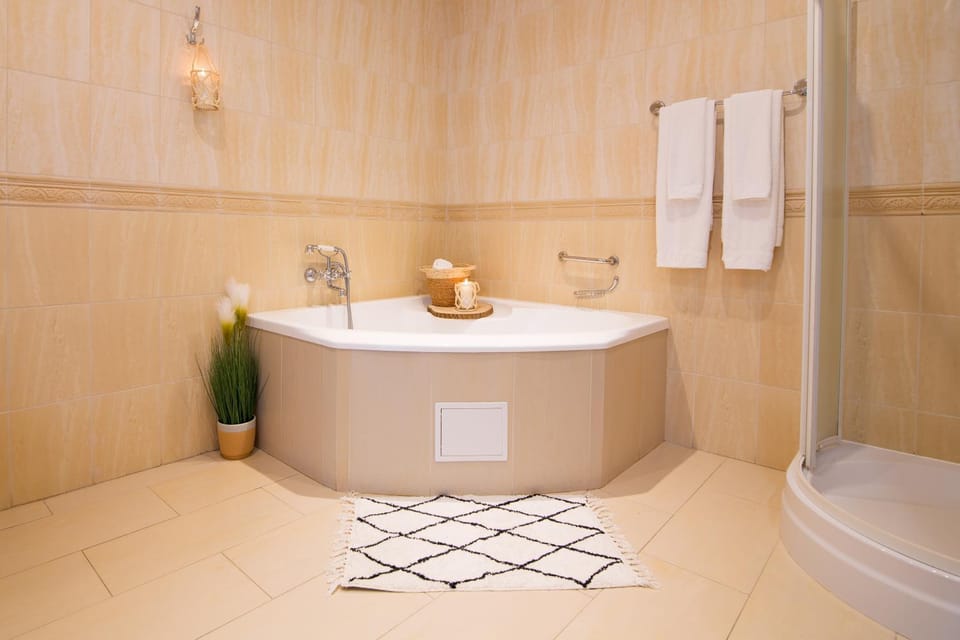 Bathroom, Bath, towels
