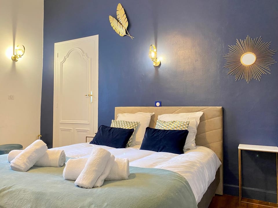 Bed, Bedroom