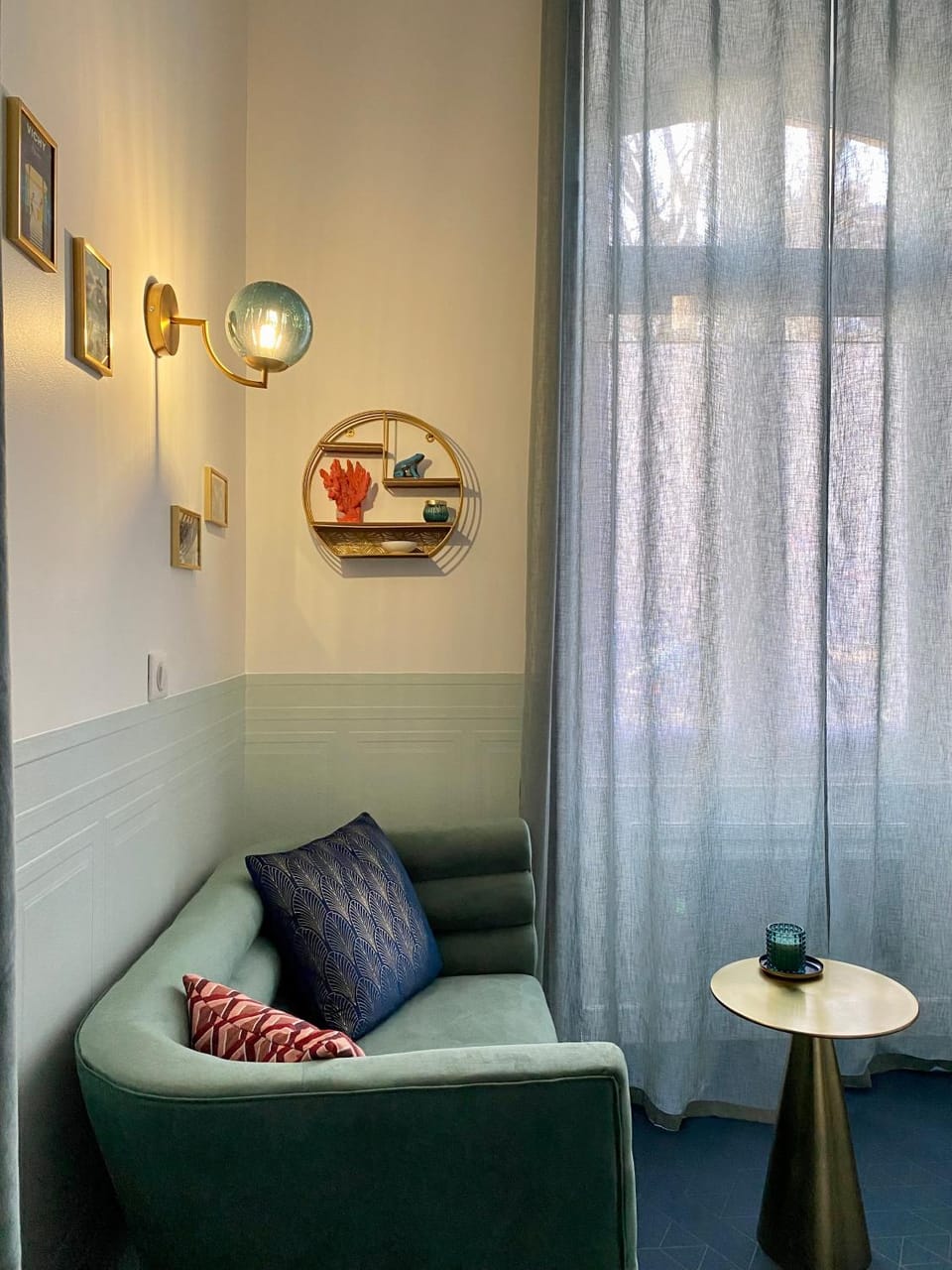 Living room, Seating area