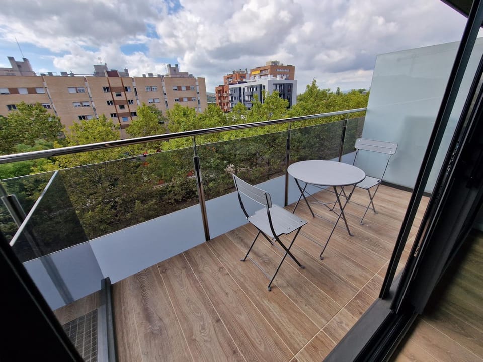 Balcony/Terrace, Street view