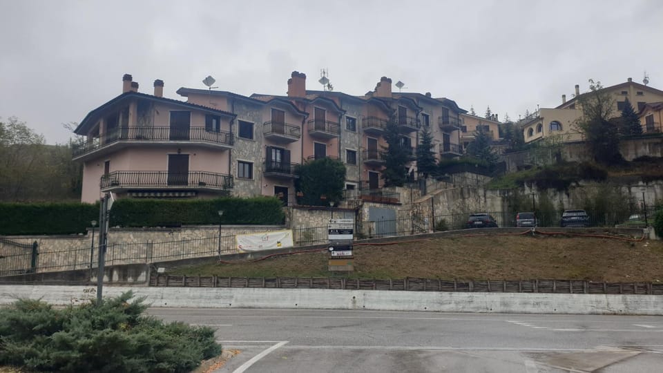 Property building, Neighbourhood, Landmark view, Street view, Quiet street view