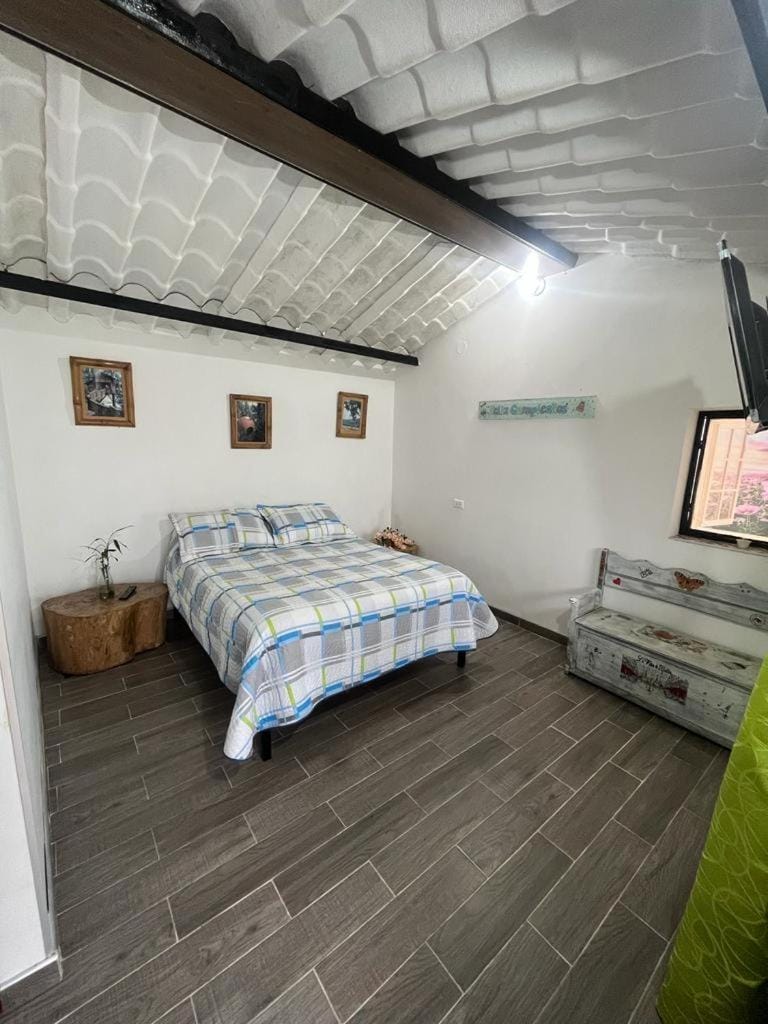 Confortable cabaña para que disfrute con su pareja House in Cundinamarca, Colombia