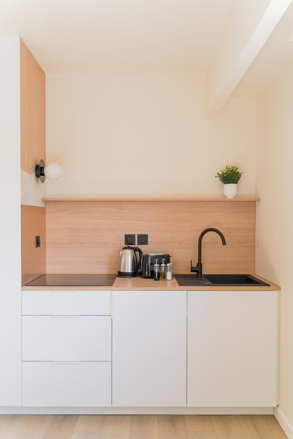 Kitchen or kitchenette