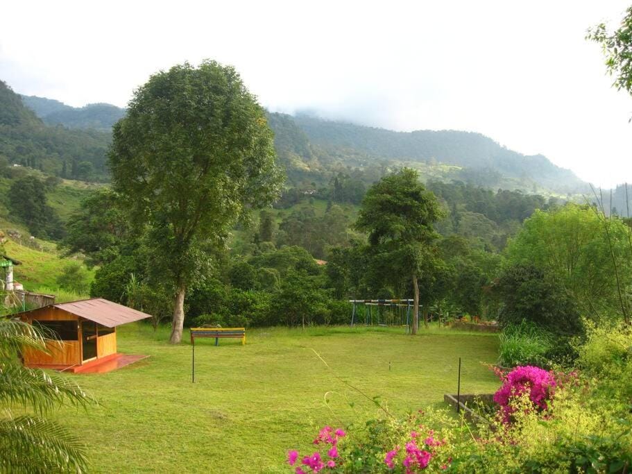 Cabañita en el Parque Natural Ecocenter House in Cundinamarca, Colombia