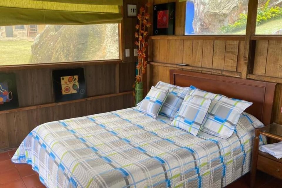 Cabañita en el Parque Natural Ecocenter House in Cundinamarca, Colombia