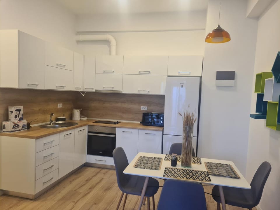 Dining area, pet friendly, stove