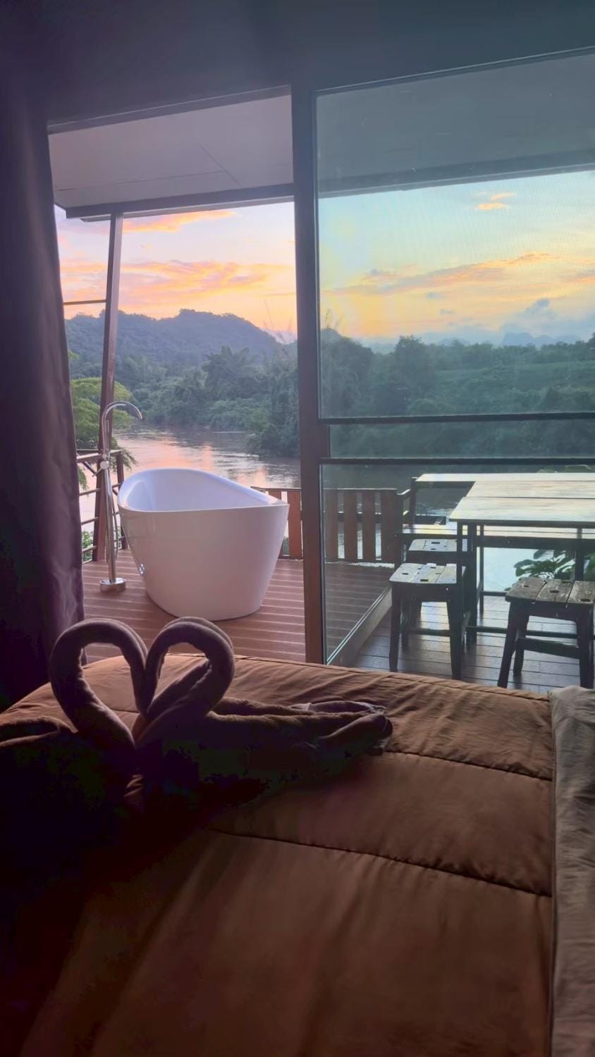 Kwainoy Riverpark Resort in Thailand