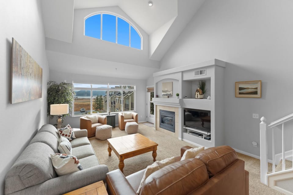 Bay Club #209 : 2150 Apartment in Frisco