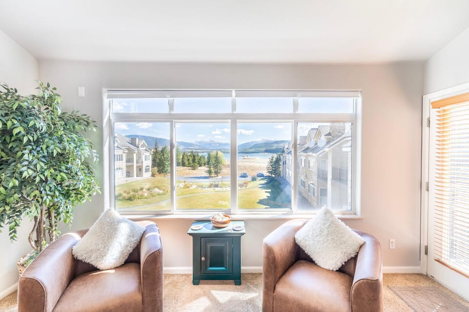 Bay Club #209 : 2150 Apartment in Frisco