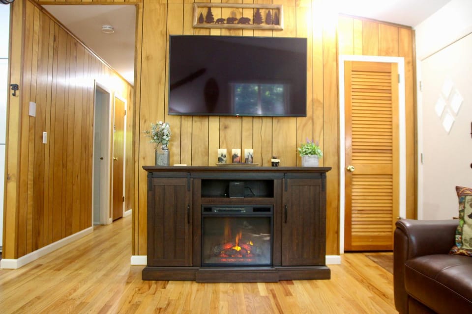 TV and multimedia, Living room, flat iron