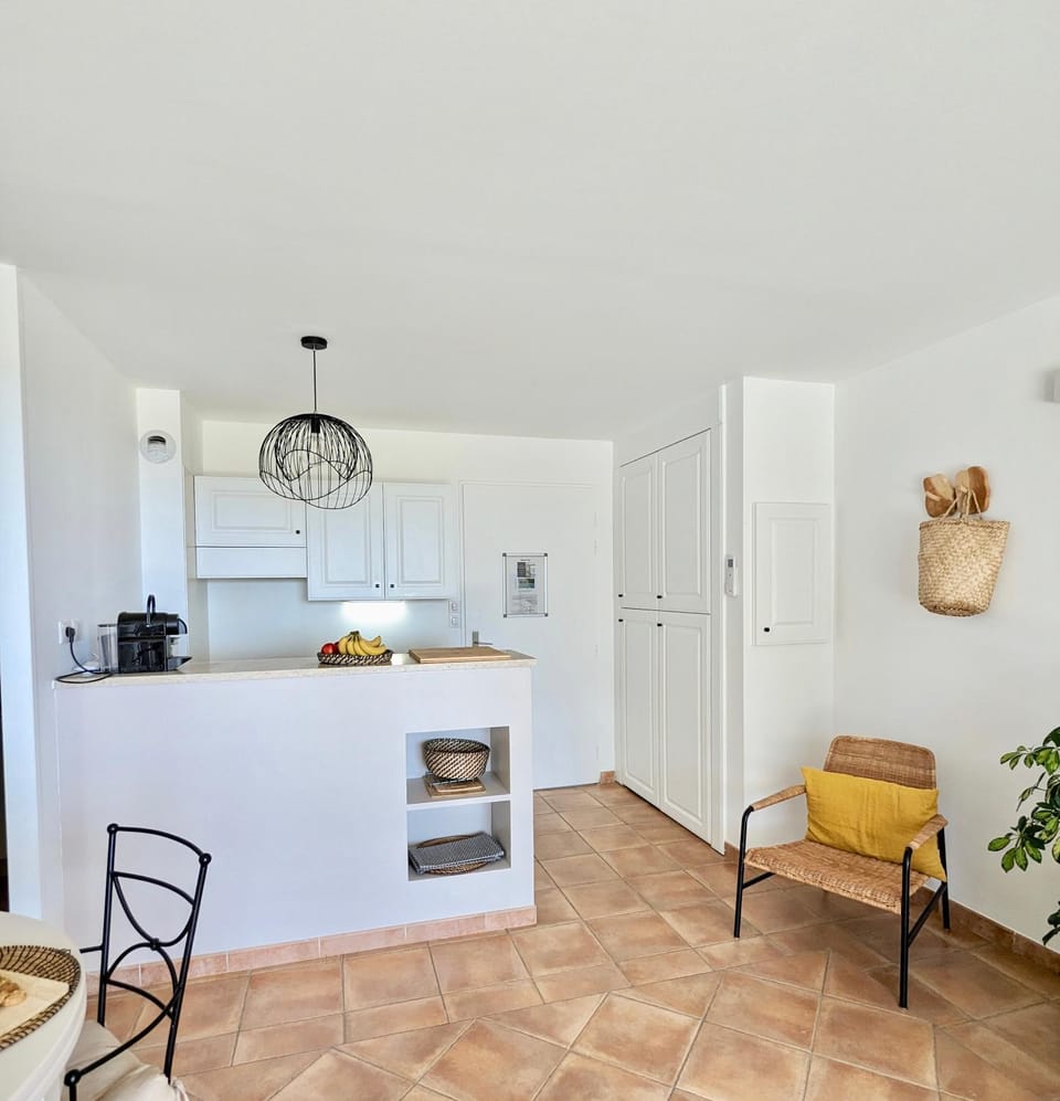 Appartement Terrasse avec Vue exceptionnelle Golf Apartment in L'Isle-sur-la-Sorgue
