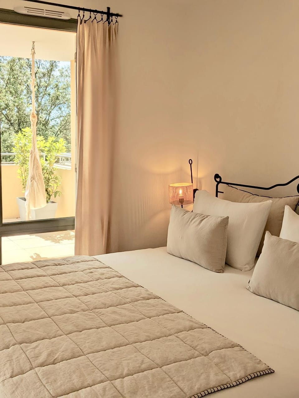 Appartement Terrasse avec Vue exceptionnelle Golf Apartment in L'Isle-sur-la-Sorgue