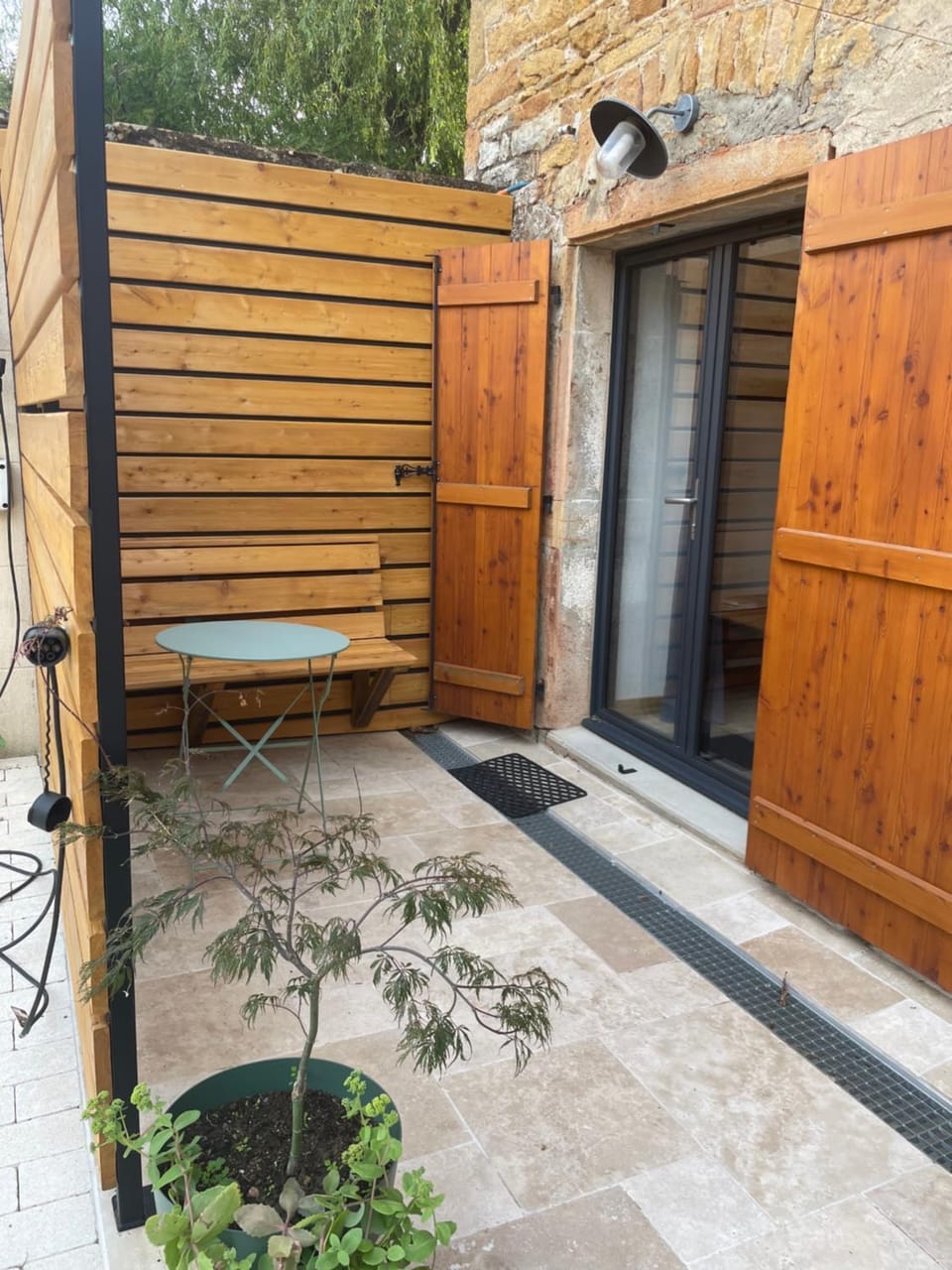 Chambre tropicale privée au coeur d'un village calme et proche du vignoble Vacation rental in Bourgogne-Franche-Comté